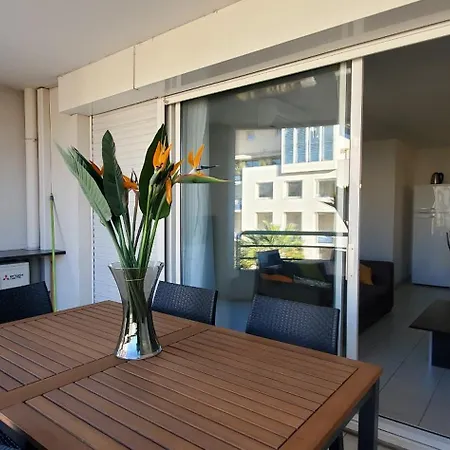 Cesaree Borghese, Port Frejus, Grand 2-3 Pieces, 4 *