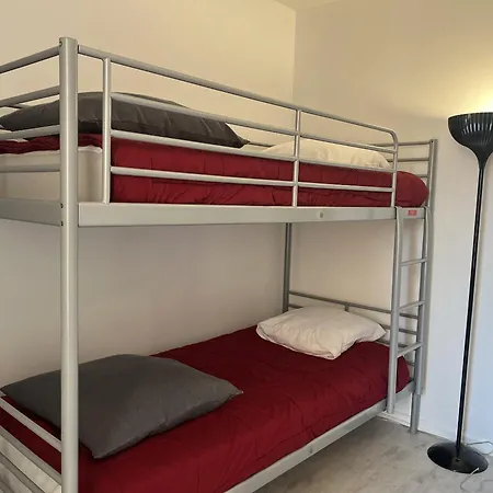 Cesaree Borghese, Port Frejus, Grand 2-3 Pieces, 4 * Frejus